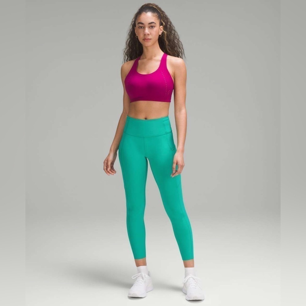 Lululemon Fast and Free High-Rise Tight 25" in Maldives Green - size 4